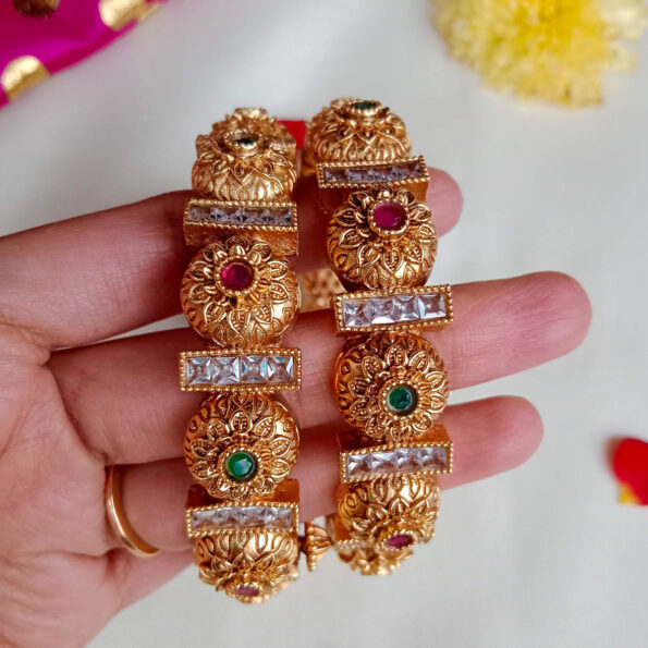 Attractive Antique Bead Bangles with Kundan Stones In Between