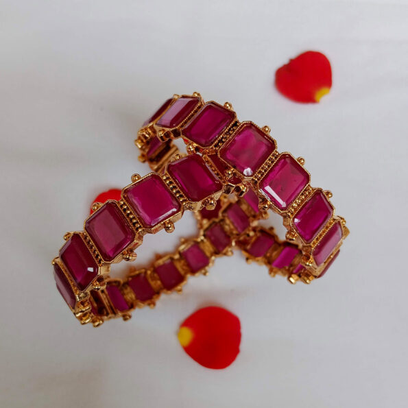 Gorgeous Ruby Bangles With Screw