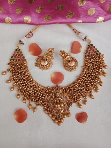 Pretty Gold Beads Antique Neckset