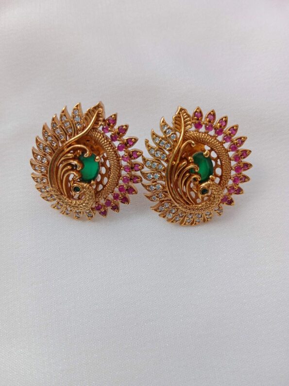 Attractive Peacock Stud