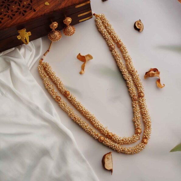 Attractive Two Layer Cluster Pearl Neckset