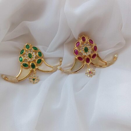 Ruby/Emerald Tigers Nail with a Flower Drop