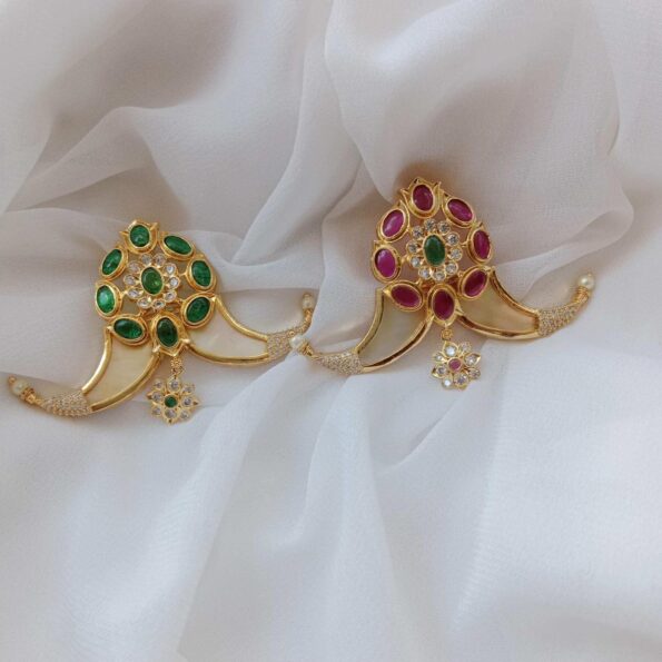 Ruby/Emerald Tigers Nail with a Flower Drop
