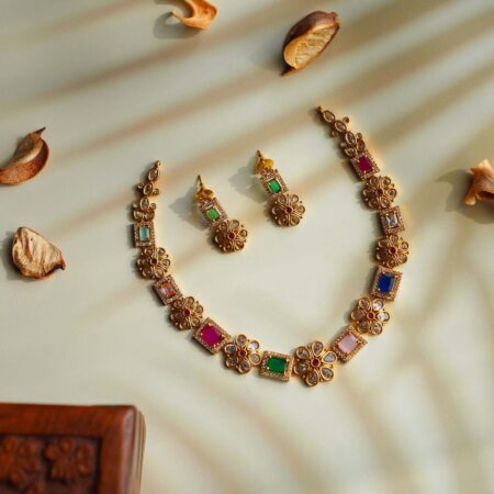 Rich Navrathna Neckset