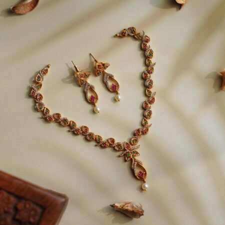 Classy and Trendy Leaf Neckset