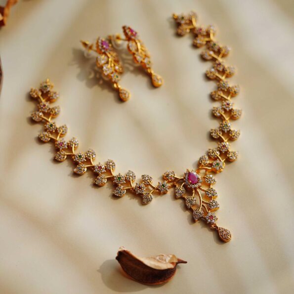 Clutter Leaf Neckset with AD