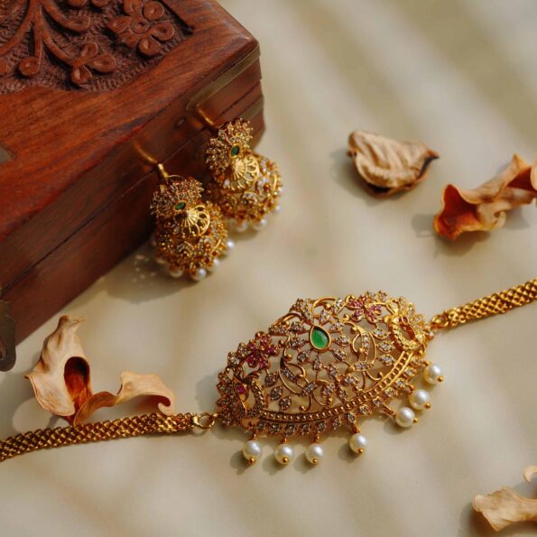 Simple Peacock Choker