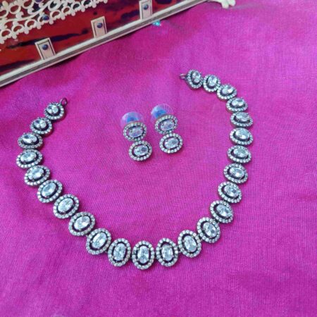 Dazzling Oval Solitaire Victorian Neckset