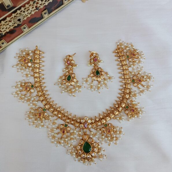 Gorgeous non idol guttapusalu neckset