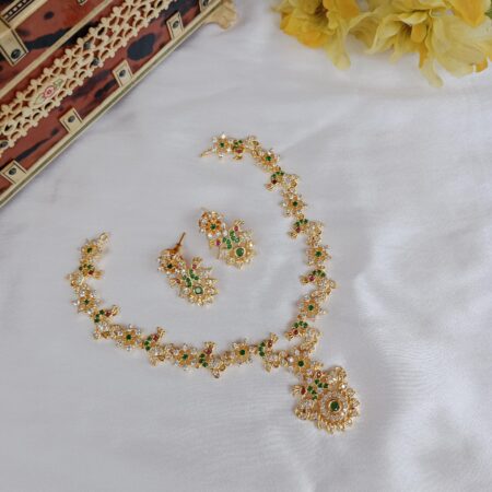 Gold look alike stone neckset