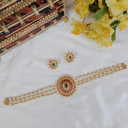 Traditional pearl with kemp stone choker