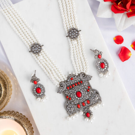 Victorian pendant with corals set on pearls