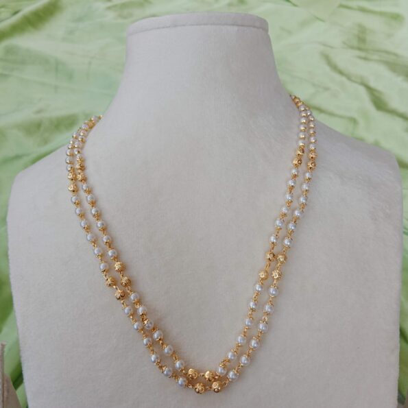 Two layer pearl and gold ball chain