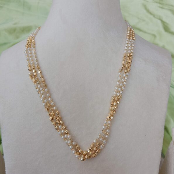 Three layer pearl and gold ball chain