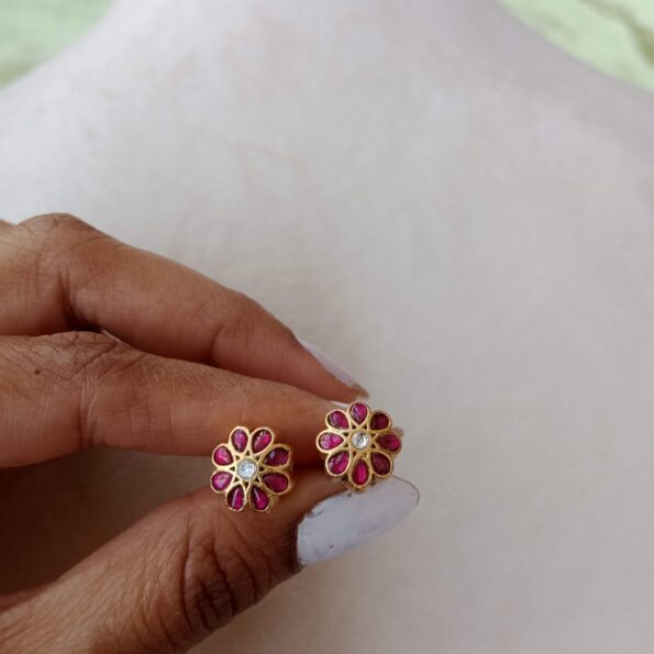 Pretty Jadau studs