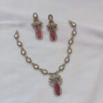 562_1 Attractive single layer massonite Victorian ruby neckset