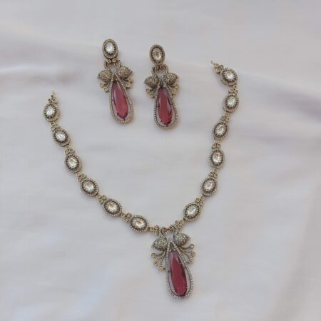Attractive single layer massonite Victorian ruby neckset