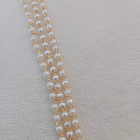 Elegant three line round pearl chain