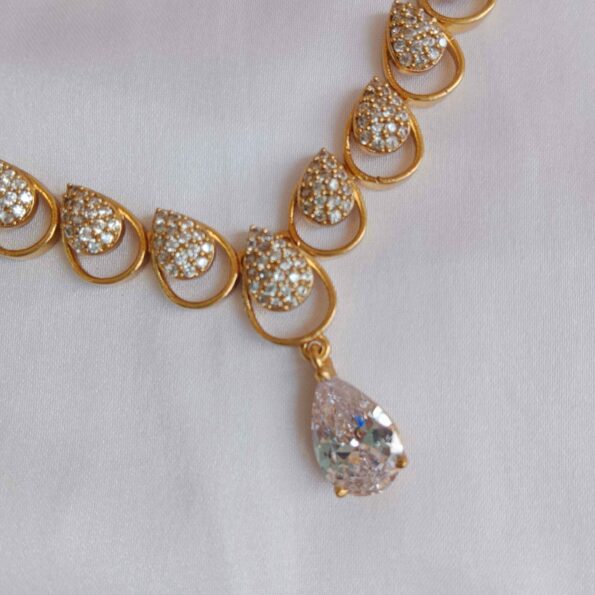 Modern gold and diamond set