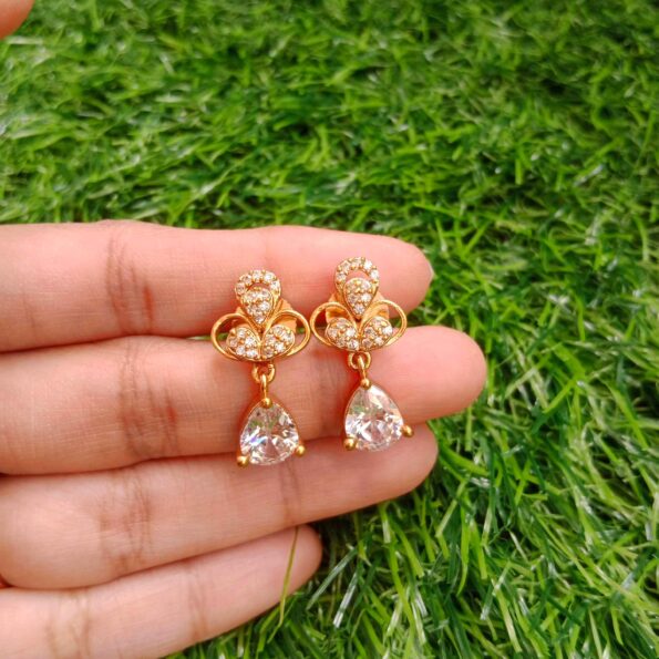 Modern gold and diamond set