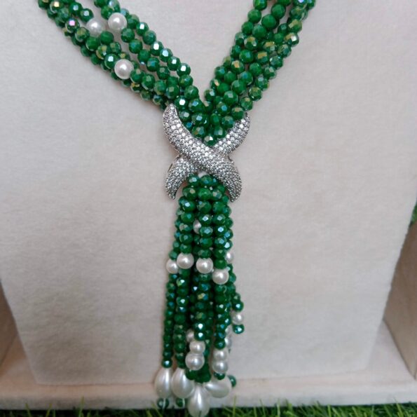 Modern green bead and pearl necklace