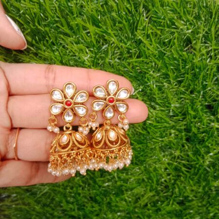 Cute Kundan Jhumki