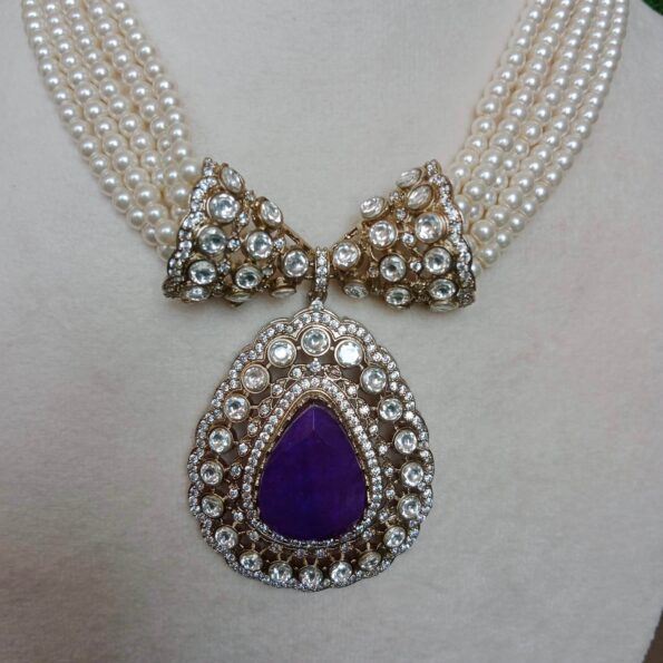 Heritage Victorian Pendant in Pearl Chain