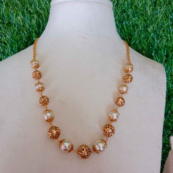 Trendy Pearl and Antique Bead Mala