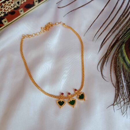 Pretty 3 Palakka Pendant with Attached Chain