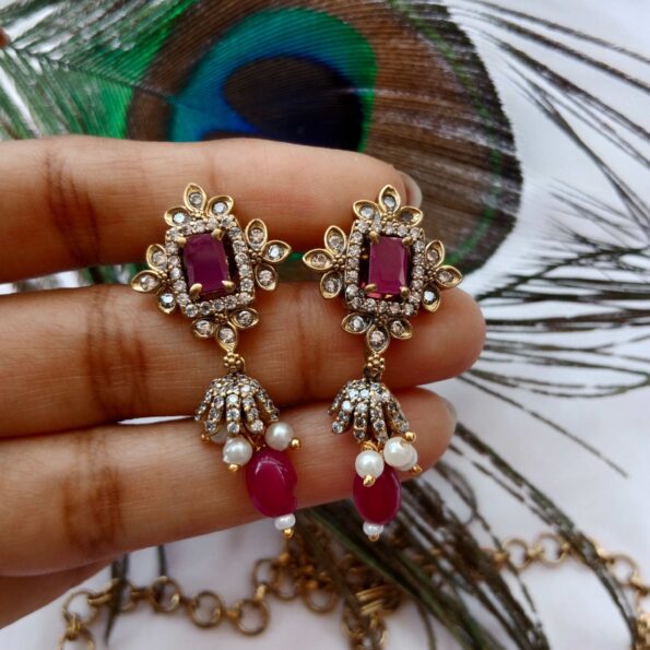 Cute Victorian Neckset with Red Beads