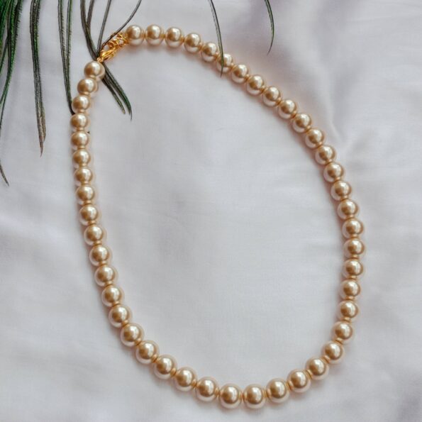 Elegant Pearl Chain