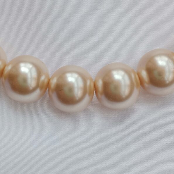 Elegant Pearl Chain