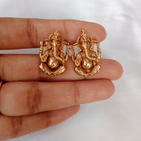 Pretty Ganesha Pendant Set on Hasli