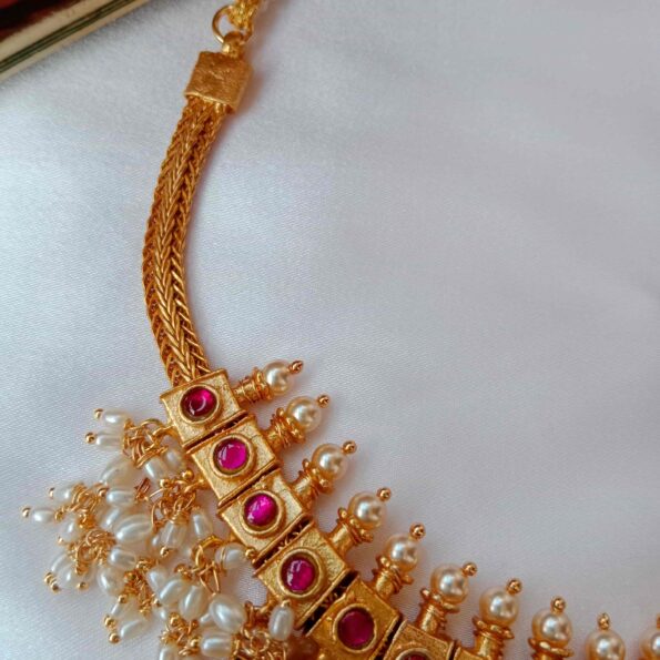 Mesmerising Grand Jadau Guttapusalu Neckset