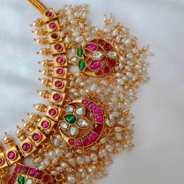 Mesmerising Grand Jadau Guttapusalu Neckset