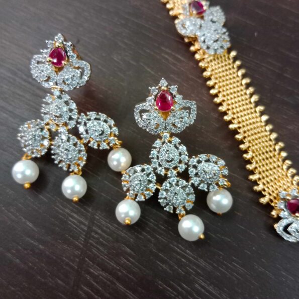 Diamond Replica AD Neckset with Diamond Motif on Chain