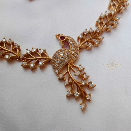 Shimmering Peacock Neckset