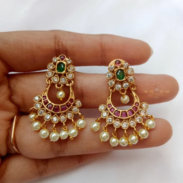 Cute Chandbali Pendant in Chain