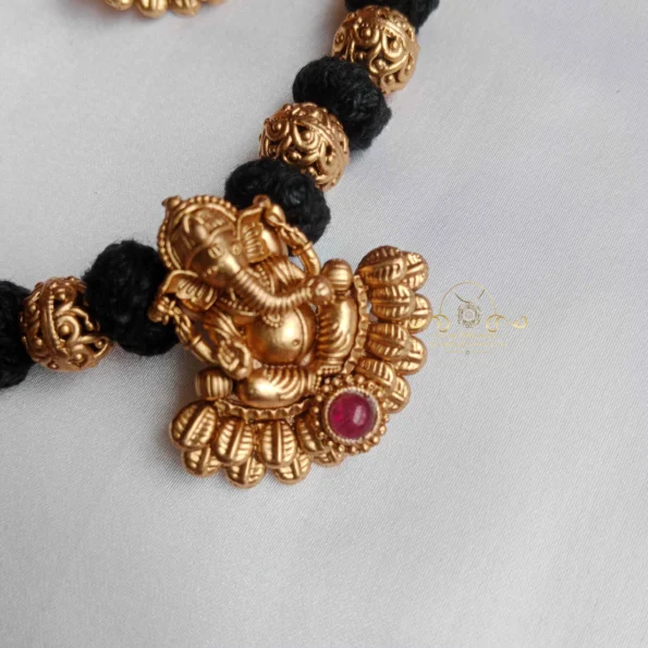 Pretty Ganesha Black Thread Neckset
