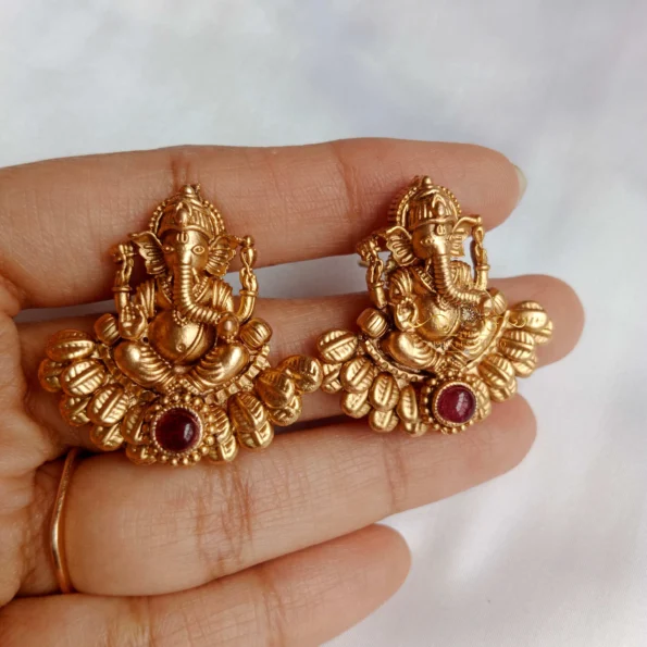 Pretty Ganesha Black Thread Neckset