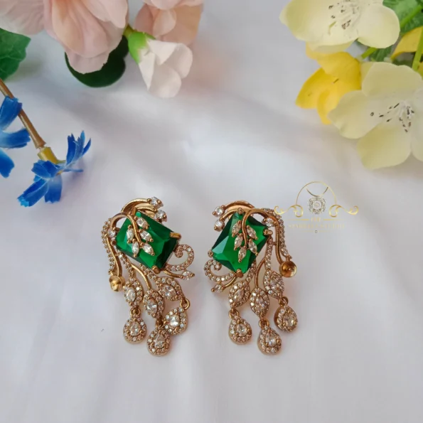 Attractive Emerald Victorian Earrings