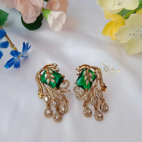 Attractive Emerald Victorian Earrings