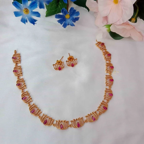 Lotus Neckset