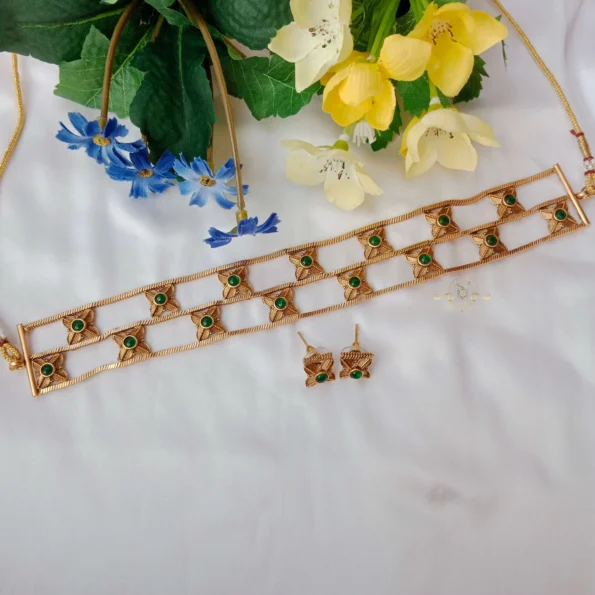 Emerald Antique Flower Choker