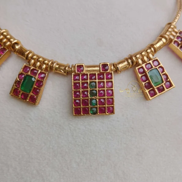 Trendy Kemp Stone Neckset