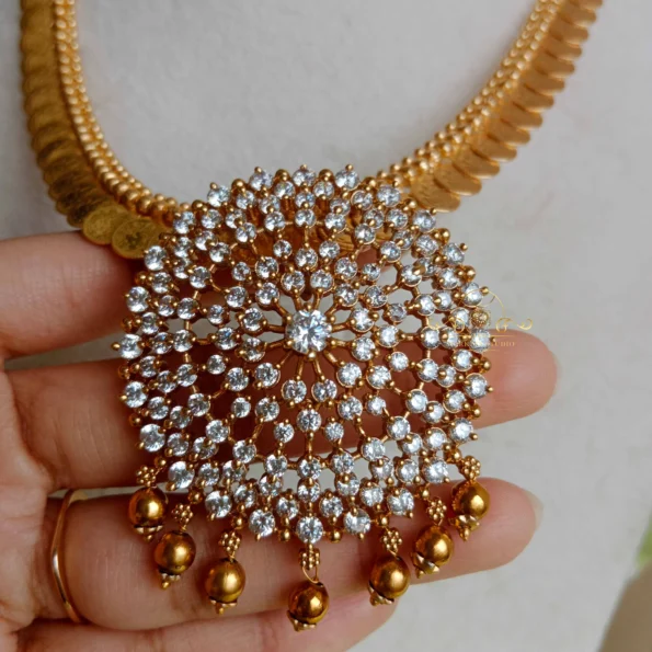 Two in One Kasumala AD Pendant Set