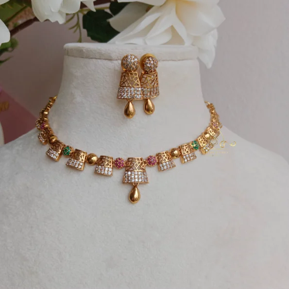 Simple Italian Design Neckset