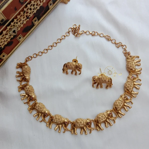 Attractive Elephant Neckset