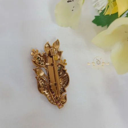 Pretty Flower Pot Saree Pin