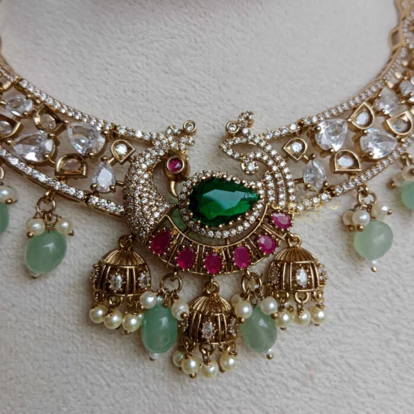 Mesmerising Peacock Victorian Hasli Neckset
